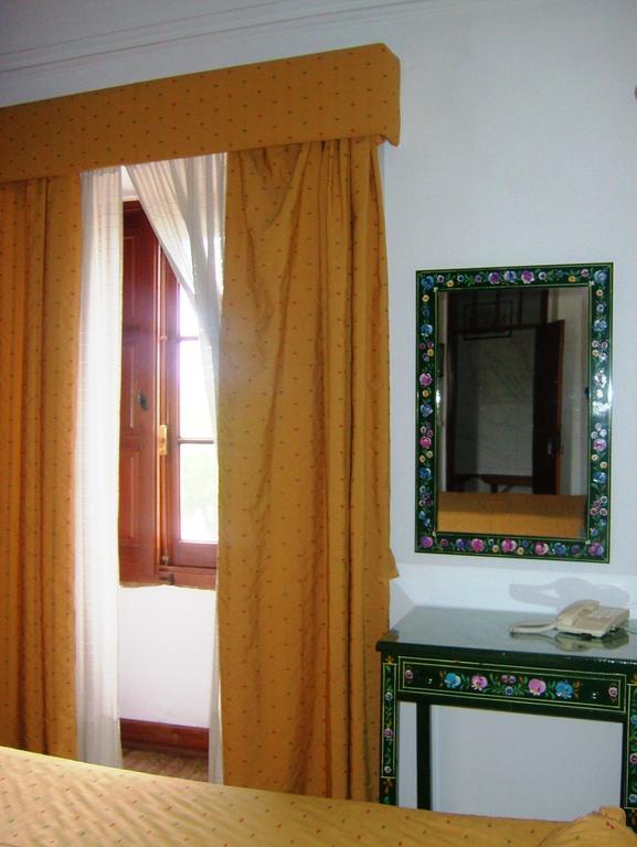 Alentejano Low Cost Hotel Estremoz Rom bilde