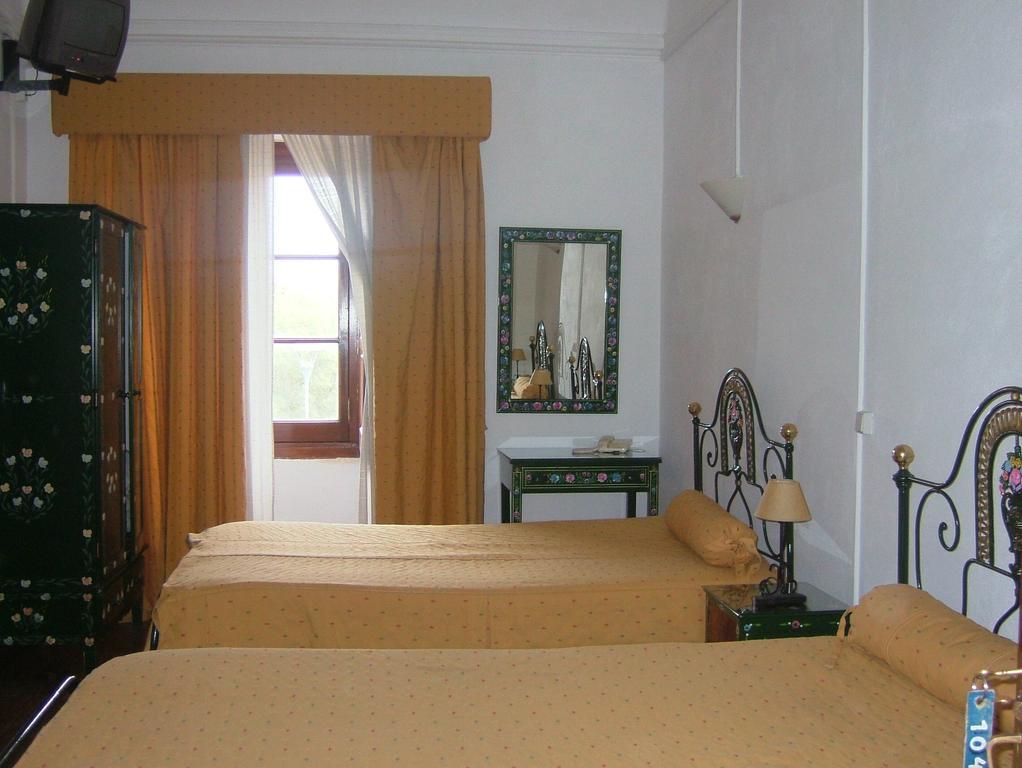 Alentejano Low Cost Hotel Estremoz Rom bilde