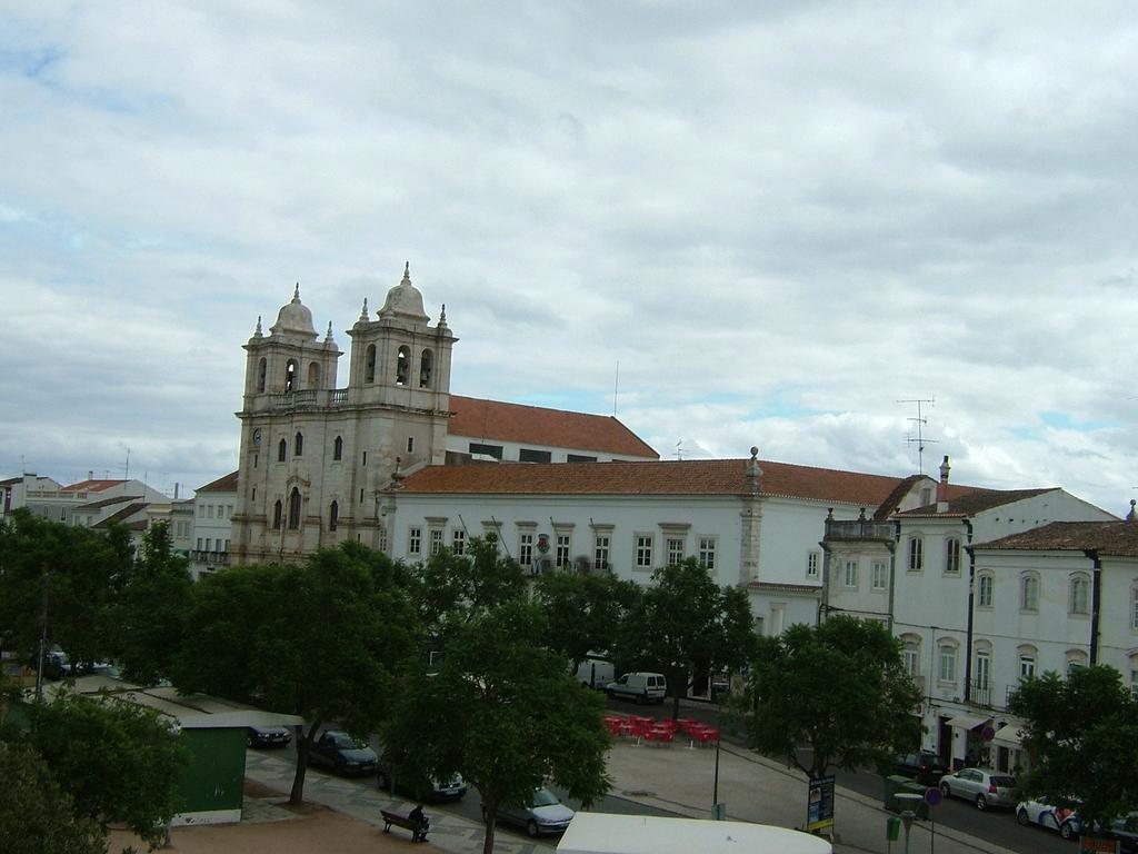 Alentejano Low Cost Hotel Estremoz Rom bilde